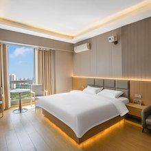 馨琳民宿(重庆南坪轻轨万达广场店)