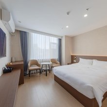轻住·美泰酒店(临沂万象汇店)