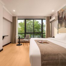 鸿港酒店(杭州萧山国际机场永盛路地铁站店)
