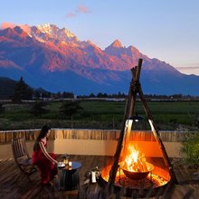 山眷云·Alpine Retreat日照金山·臻选全幅画境山居(束河古镇店)