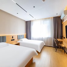 华驿精选酒店(青岛崂山南宅科地铁站店)