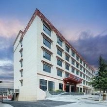 柏纳酒店(香格里拉香巴拉旅游小镇机场店)