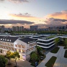 云跃·未来|SAPIENTIA·UTOPIA智能多维设计酒店(高铁站万地广场店)