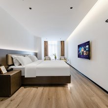 信阳芝麻观影酒店(信阳火车站天润广场店)
