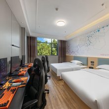 柚娱电竞酒店(南昌财大双港地铁站店)