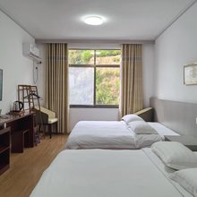 天柱山山水和居酒店