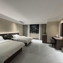 库尔勒山止川行酒店