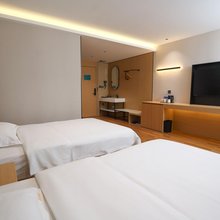 美美酒店(科技学院河南建院地铁站店)