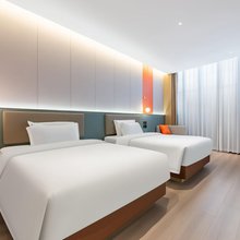 君亭酒店(兰州张掖路西关地铁站店)