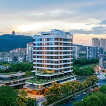 湖州仁皇山桔子水晶酒店