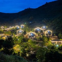 李花谷·水上居酒店