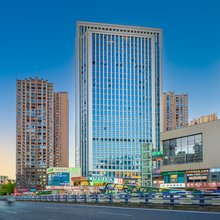 星季酒店(重庆江北机场宝圣湖地铁站店)