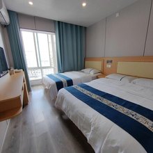 家兴商旅民宿(贵阳市旅游集散中心延安西路地铁站店)