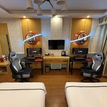 卓威电竞酒店(定陶镜湖广场公交站店)