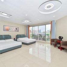 石头小筑民宿(大润发红星美凯龙店)