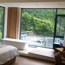 四姑娘山胡家大院民宿