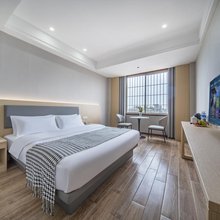 云轻居酒店(夹江时代广场店)