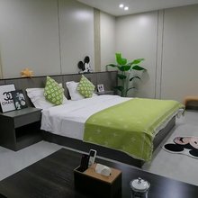 蜜月主题民宿(吴忠万达广场店)