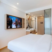 云漫四季酒店(朝阳高铁站石佛营地铁站店)