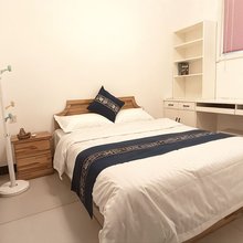 四月天梓馨公寓(民主街分店)