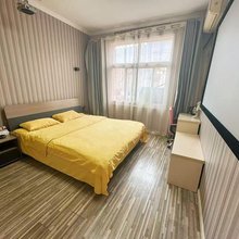 婉如初见影院客栈(湖北美术学院藏龙岛校区店)