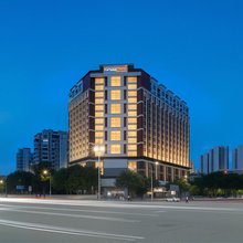 庭铂湾智慧美宿(朝安地铁站店)