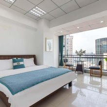 重庆Vtime高空江景智住民宿(解放碑步行街店)