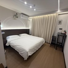 云上徐·酒店(彭城广场徐医附院地铁站店)