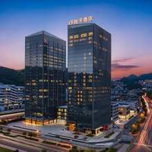 桔子酒店(六盘水高铁站人民广场店)