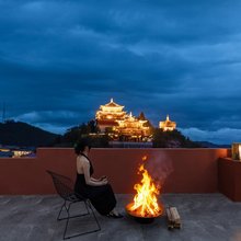 香格里拉半盏·HALF观景度假民宿(独克宗古城大佛寺转经筒店)