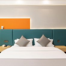 潮曼酒店(陵水新村港南湾猴岛店)
