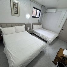 鸿岩民宿