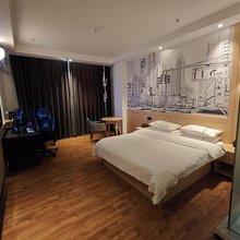 黑马电竞民宿(张家港塘桥店)