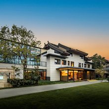 开封清明上河园鼓楼广场亚朵酒店