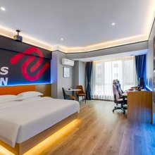 乐·爱电竞电影酒店(爱琴海购物广场店)