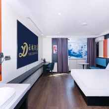 云端酒店(新疆师范学校亚心校区店)