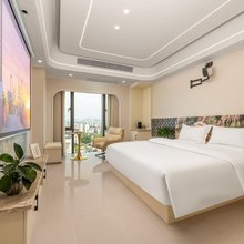 鑫华洋·高空智能全景民宿(桂林万象城|两江四湖店)