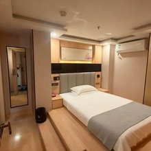 贵阳八度酒店
