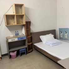 鑫鑫住宿(大爱家具产业园店)