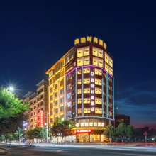 奔驰时尚酒店(柳江广场滨河体育公园店)
