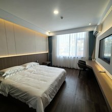 栖霞市桃村镇易居酒店