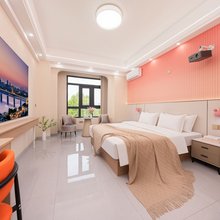 栖畔轻雅酒店(三门峡体育中心店)