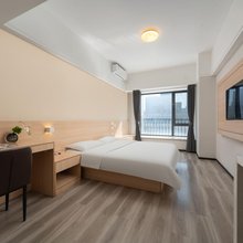 艾晶艺术酒店(济南银座新辰天地店)