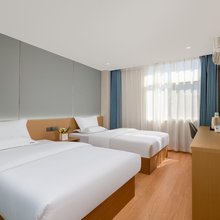 馨悦酒店(西昌月亮湖湿地公园店)