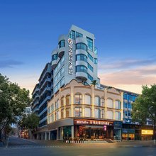 悦友假日S酒店(解放路滨江公园店)