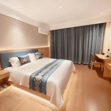 栖岸智能民宿(开封清明上河园河南大学金明校区店)