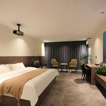云端·澜居高空河景丨HighAltitude民宿(延吉延边大学网红墙店)
