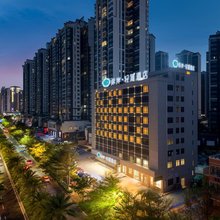 希岸·轻雅酒店(湛江海滨大道中万达广场店)