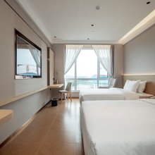 潮曼酒店(南广场店)