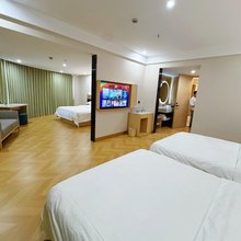 宝隆宾馆(杭州第四中学江东学校新湾路地铁站店)